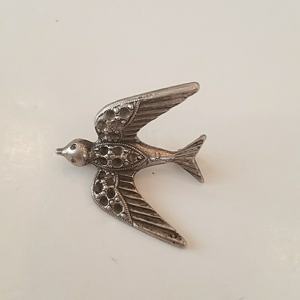 GASOLINE GLAMOUR SPARROW PIN